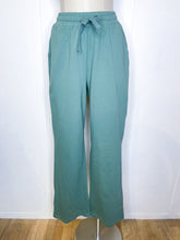 Load image into Gallery viewer, Drawstring Sweat Pant // 4 colors
