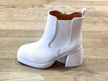 Load image into Gallery viewer, Square Chelsea Heel

