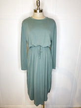 Load image into Gallery viewer, Basic Drawstring Maxi// 3 colors
