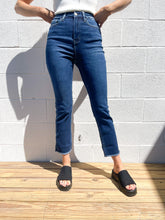 Load image into Gallery viewer, Dark Stretch Slim Straight
