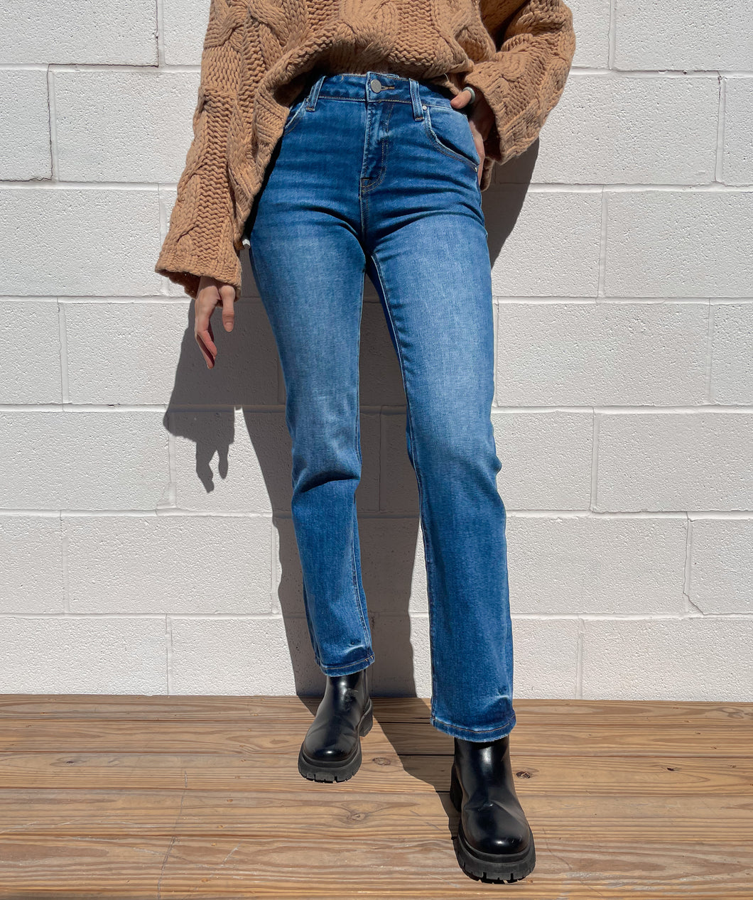 Mid-Rise Slim Straight Jean
