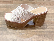 Load image into Gallery viewer, Crisscross Raffia Heel
