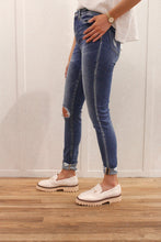 Load image into Gallery viewer, Distressed Rolled High Rise Skinny
